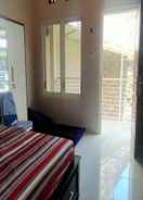 BEDROOM OYO Living 90030 Thamrin Homestay