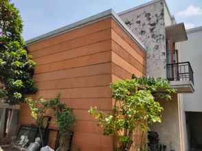 Exterior 4 OYO 90038 Ragunan Guesthouse Syariah