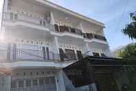 Exterior OYO 90012 Guest House Cahaya 7296