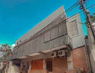 Bangunan 2 Reddoorz Hostel Near Lippo Mall Kuta