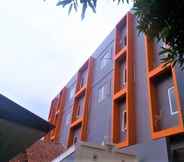 Exterior 4 Giant Kost