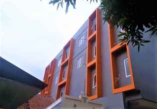 Exterior 4 Giant Kost