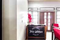 Lobi OYO 90026 Guest House Teras Waruga Syariah