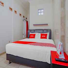 OYO 90035 Merci Club 1, Khách sạn Polsek Cisarua