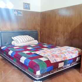 OYO 3960 Pondok Asri Guest House 1, Hotel Bojonegoro City Center