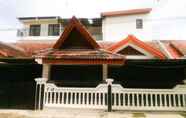 Bên ngoài 5 OYO 3960 Pondok Asri Guest House