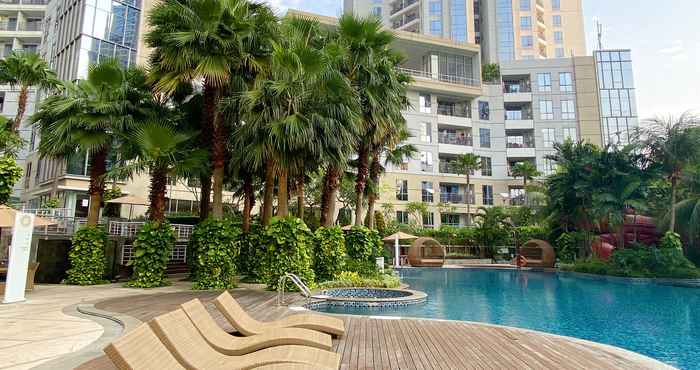 Swimming Pool The Mansion at Dukuh Golf Kemayoran by LongeStay