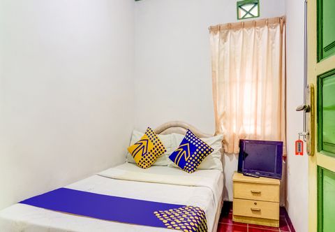 Kamar Tidur SPOT ON 90046 Villa Anyelir Yustik Selabintana