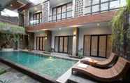 Kolam Renang 4 D’Home Seminyak by Pramana Villas