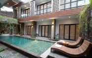 Swimming Pool 4 D’Home Seminyak by Pramana Villas