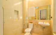 In-room Bathroom 6 D’Home Seminyak by Pramana Villas