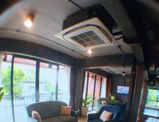 Lobi 2 Modern Budget Hotel