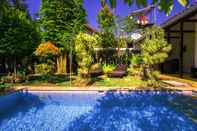 Swimming Pool Villa Bougenville 