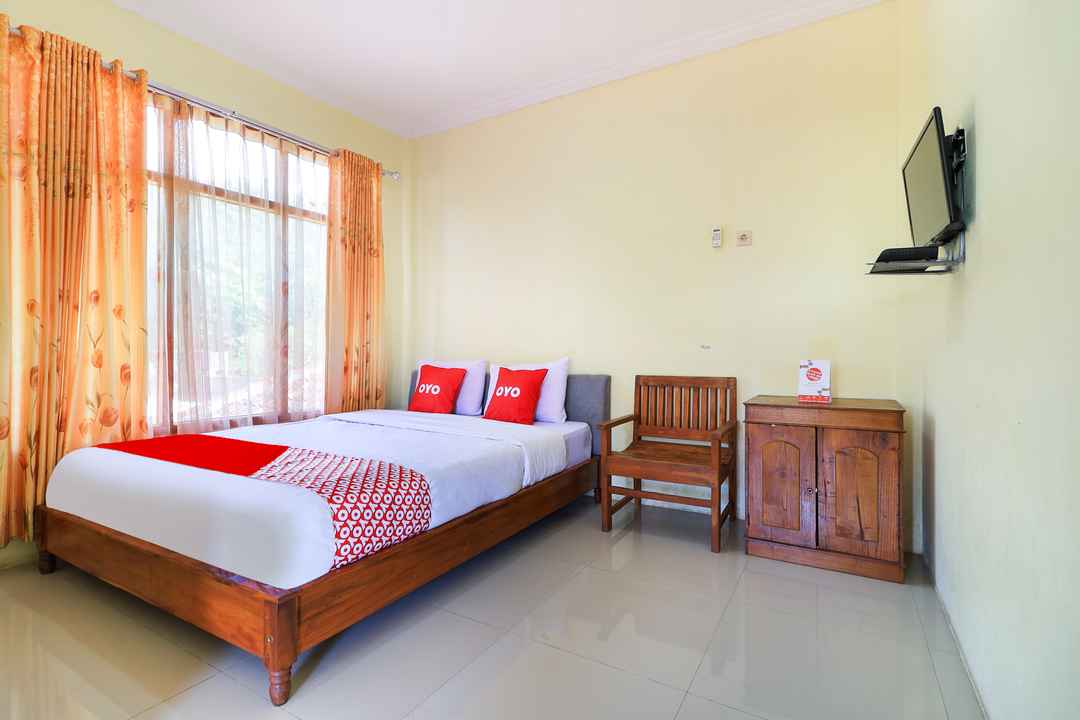 Harga kamar OYO 90034 Hotel Gandung Yunior, Parangtritis untuk tanggal