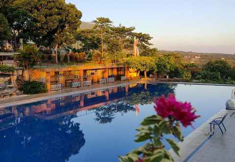 Swimming Pool Blessing Hills Family Resort & Hotel