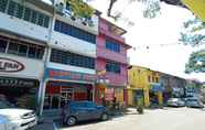 Luar Bangunan 2 SPOT ON 90119 Bed's Guesthouse