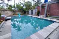 Swimming Pool Shakilla House 2 Rancagoong Syariah