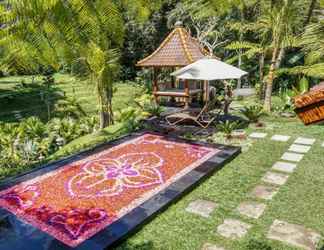 Kolam Renang 2 Govinda Villas