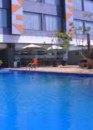 SWIMMING_POOL Zenith Premiere Hotel Baubau