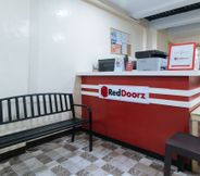 Lobby 7 RedDoorz Plus near BGC Mall