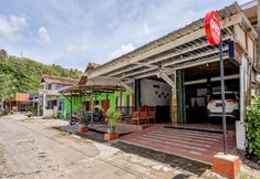 Exterior 4 OYO 90051 Guest House Parangtritis