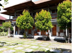 Bên ngoài 4 OYO 90733 Bali Bagus Hotel