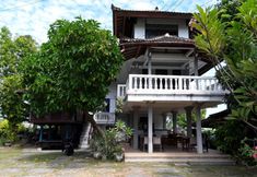 Bên ngoài 3 OYO 90733 Bali Bagus Hotel