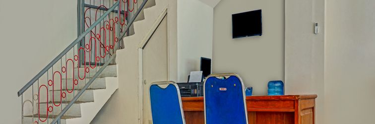 Lobi OYO 90062 Ava Guesthouse