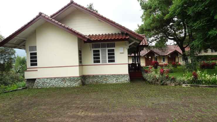 EXTERIOR_BUILDING Cisarua Indah Cottage - Buy Now Stay Later