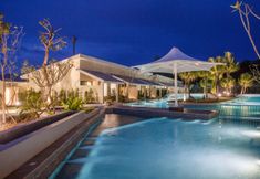 สระว่ายน้ำ 7 Craft Resort and Villas