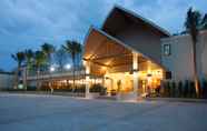 Bangunan 3 Craft Resort and Villas