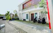 Exterior 4 Capital O Vin Stay Petanu Bali