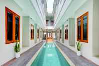 Swimming Pool Capital O Vin Stay Petanu Bali