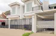 Luar Bangunan 3 OYO 3512 Golden White House