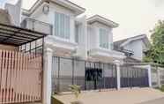 Luar Bangunan 4 OYO 3512 Golden White House