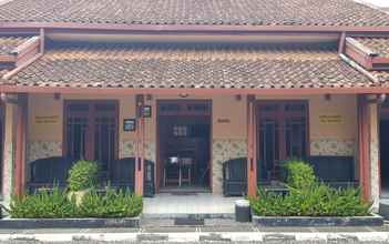 Bên ngoài 4 OYO 90079 Villa Pondok Idola