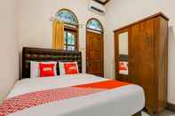 Kamar Tidur OYO 90095 Indah Homestay Syariah