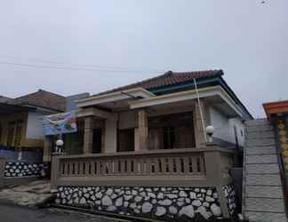 Exterior 2 OYO 90097 Homestay Sinta Ndani Putri