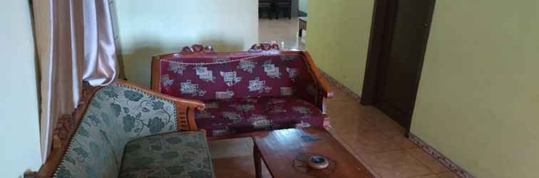 Lobby OYO 90097 Homestay Sinta Ndani Putri