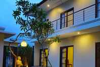 Swimming Pool Puri Warung Villa & Guest house