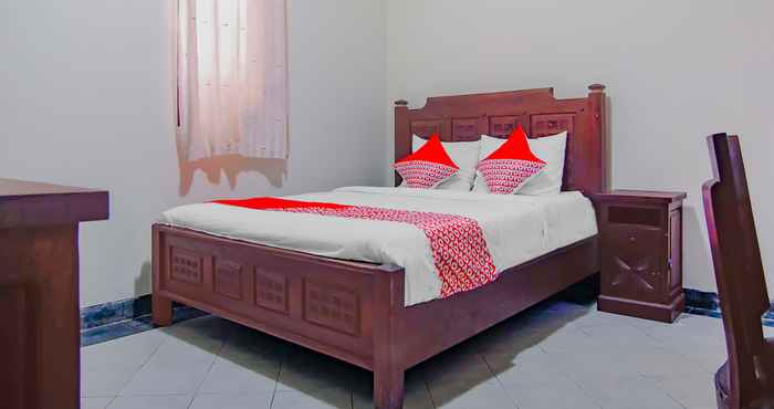 Kamar Tidur OYO 90094 Gayatri Residence