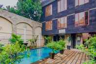 Kolam Renang OYO 90094 Gayatri Residence