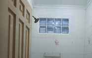 Toilet Kamar 6 BES HOME