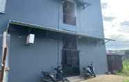 ภายนอกอาคาร 3 OYO 90111 Almeerah Homestay Syariah