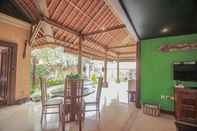 Bar, Kafe, dan Lounge Luana villa umalas