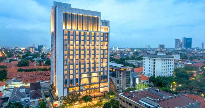 Bangunan Grand Swiss-Belhotel Darmo