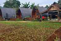 บาร์ คาเฟ่ และเลานจ์ Omah Bapak Ijen Eco House