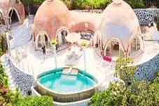 Perkhidmatan Hotel Monti Dome Villa