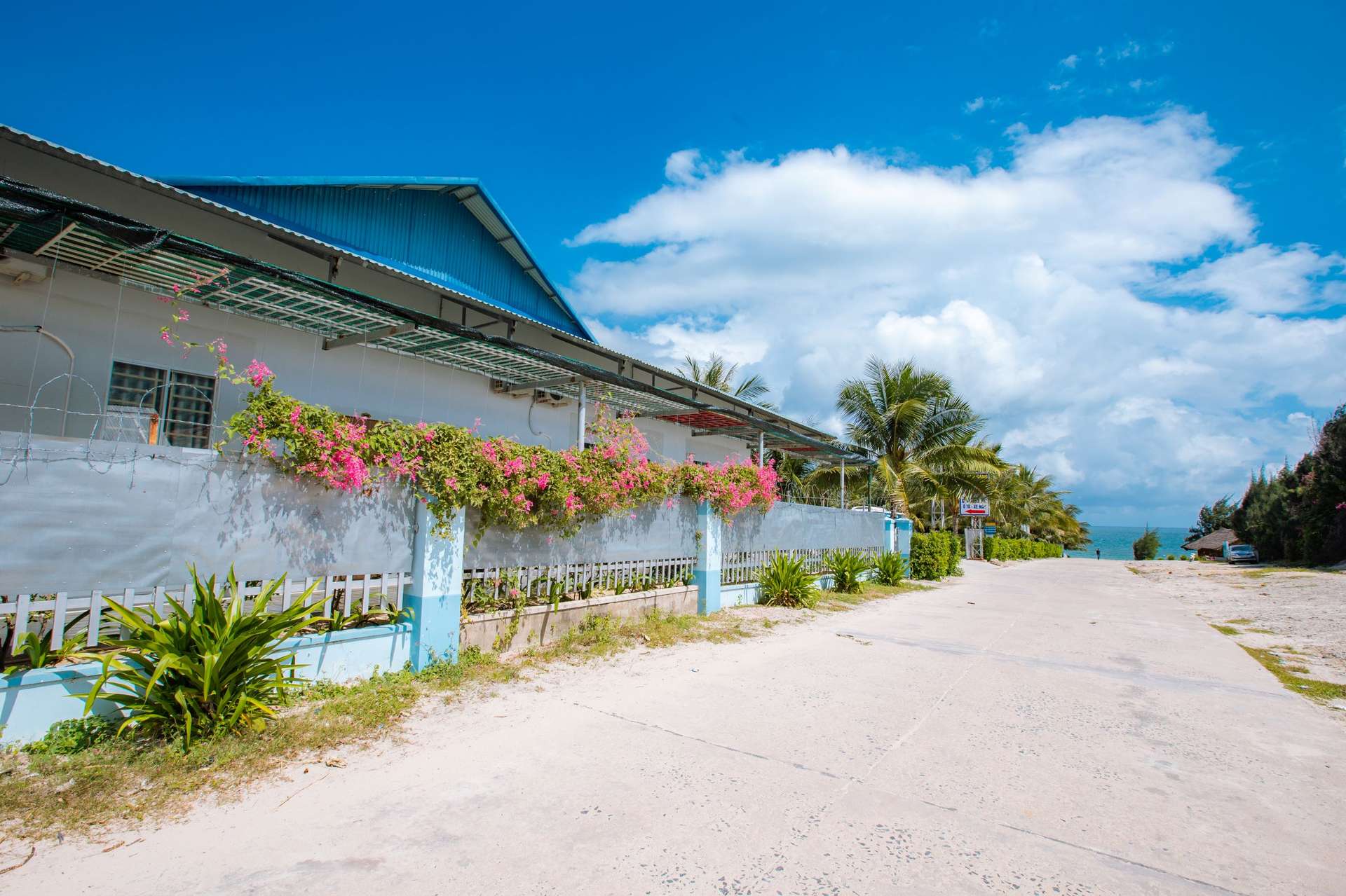 Quyet Thang Doc Let Hotel & Beach - khách sạn gần biển Dốc Lết”