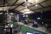 Bar, Kafe, dan Lounge Mirta Student Castle Apartment